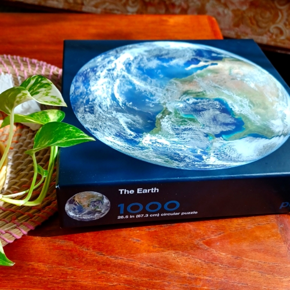 The Earth - Circular Jigsaw Puzzle